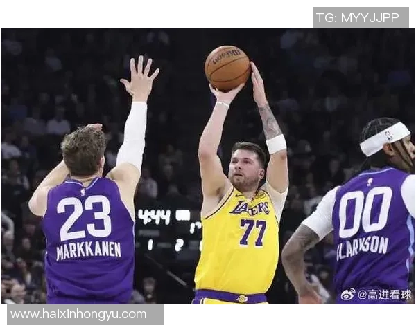 湖人对决爵士精彩回顾球星表现与战术分析全解读